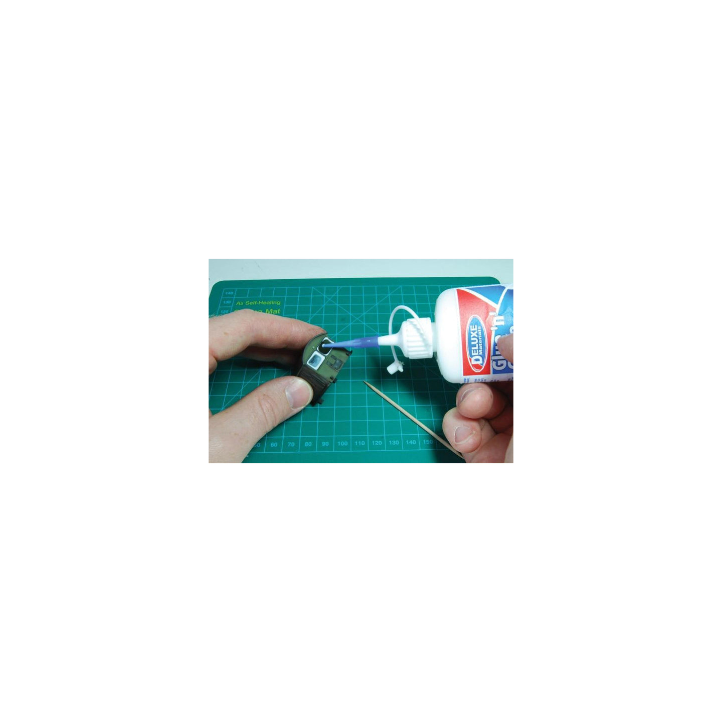 Deluxe Materials Glue 'n' Glaze